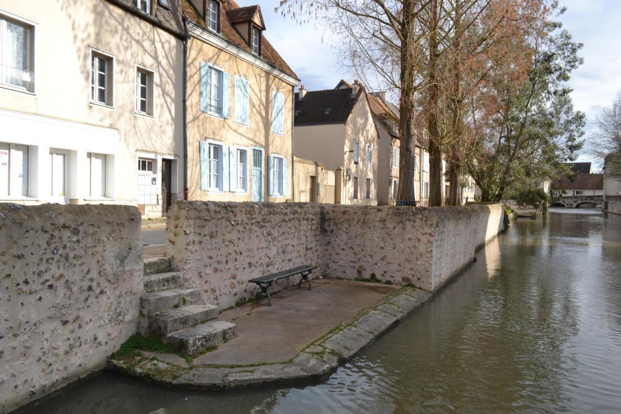 L'Essentiel De Chartres Apartment Exterior photo